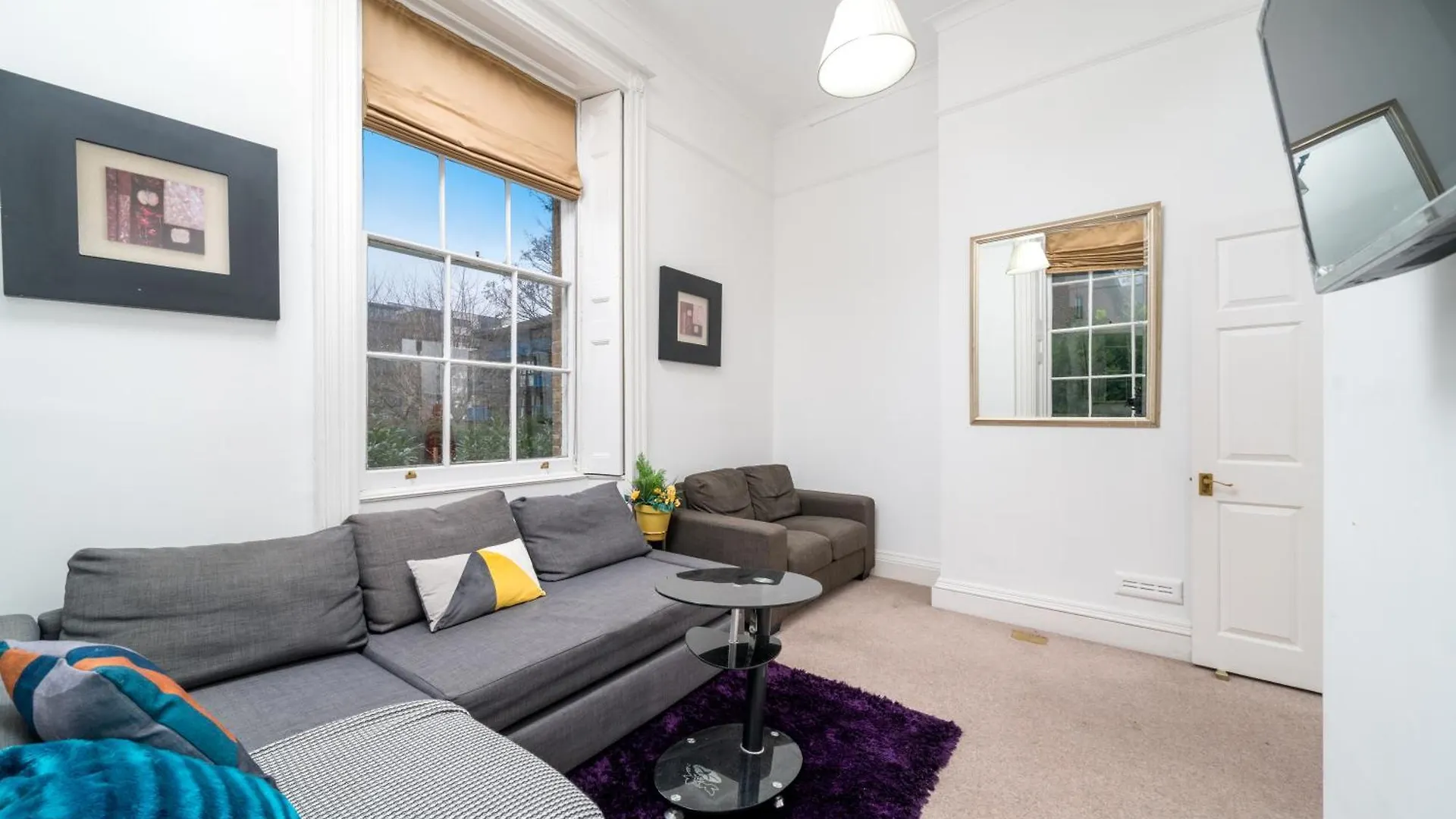 Spacious London Canary Wharf Apartments Near London 02 Arena, Excel Exhibition Centre, With Free Parking & Wifi