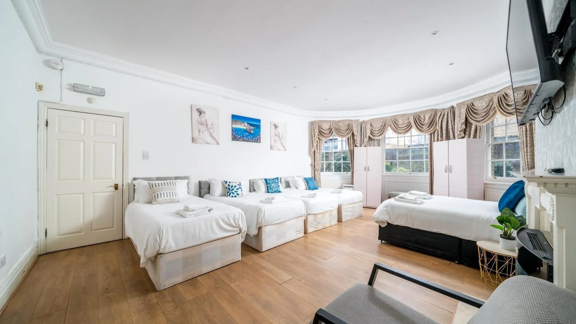 Spacious London Canary Wharf Apartments Near London 02 Arena, Excel Exhibition Centre, With Free Parking & Wifi