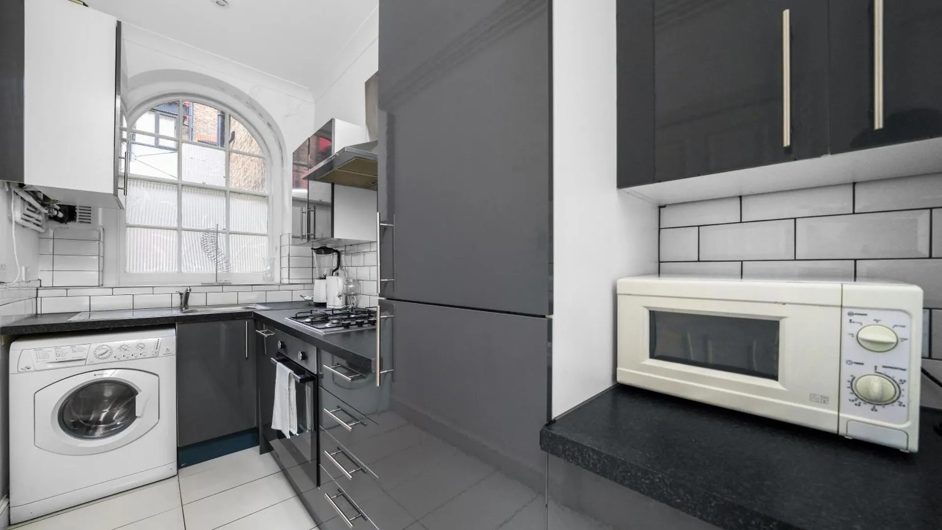 Spacious London Canary Wharf Apartments Near London 02 Arena, Excel Exhibition Centre, With Free Parking & Wifi 0*,  United Kingdom