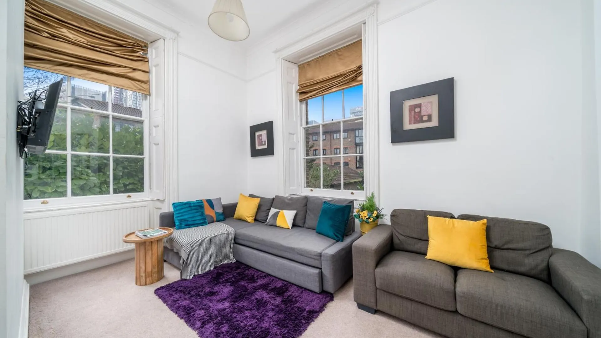 Spacious London Canary Wharf Apartments Near London 02 Arena, Excel Exhibition Centre, With Free Parking & Wifi