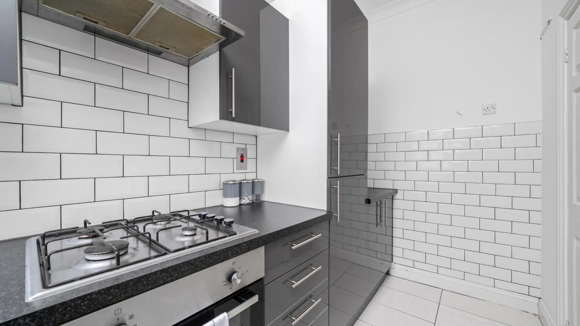 Spacious London Canary Wharf Apartments Near London 02 Arena, Excel Exhibition Centre, With Free Parking & Wifi 0*,