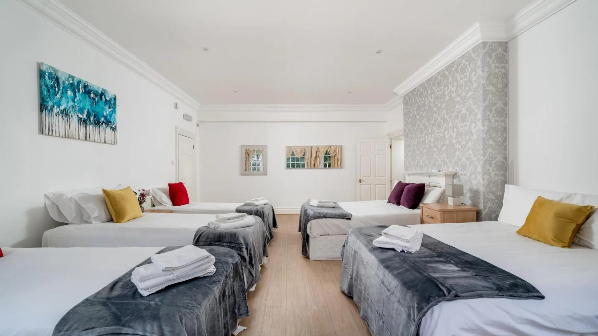 Spacious London Canary Wharf Apartments Near London 02 Arena, Excel Exhibition Centre, With Free Parking & Wifi United Kingdom