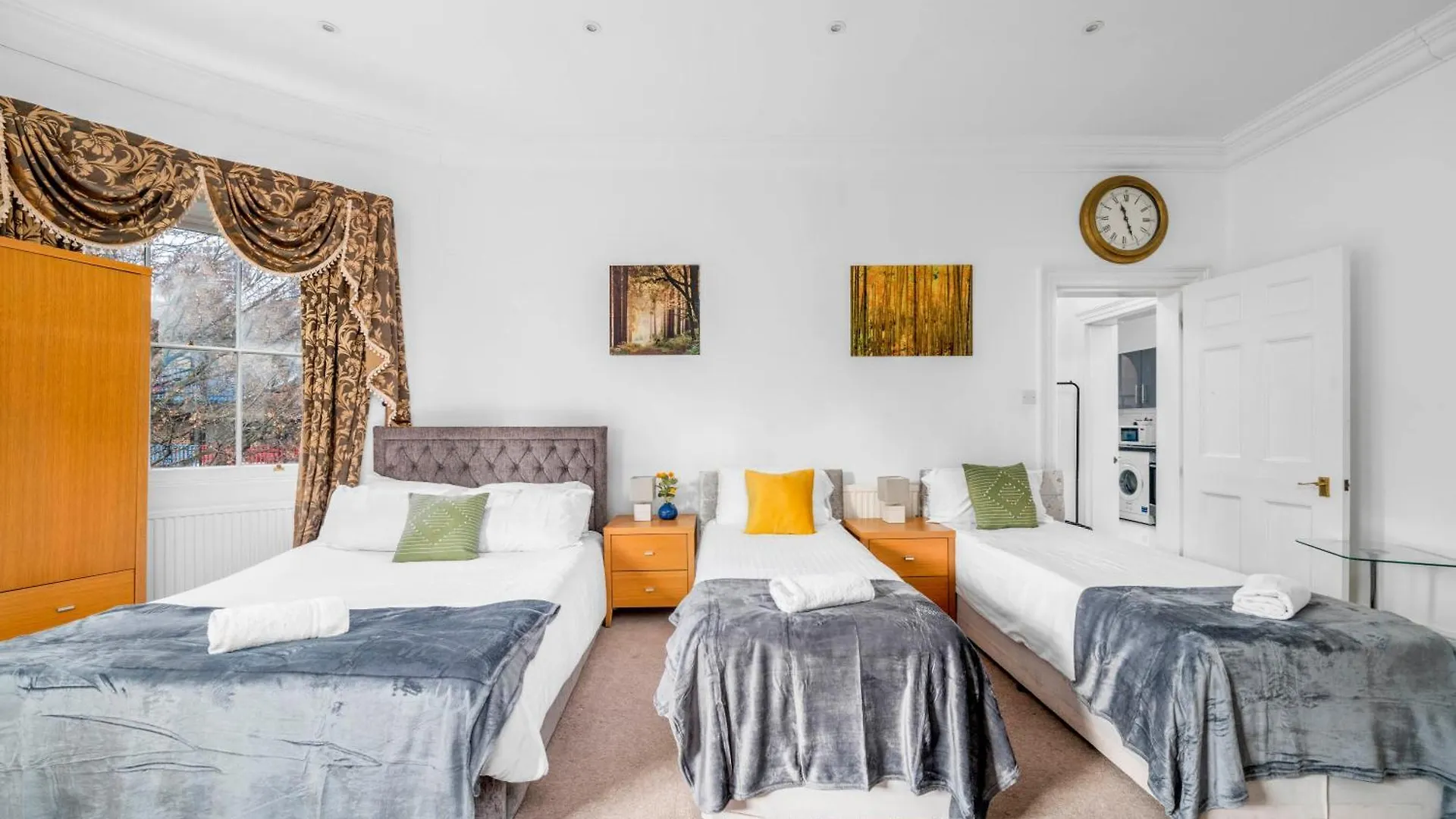 Spacious London Canary Wharf Apartments Near London 02 Arena, Excel Exhibition Centre, With Free Parking & Wifi