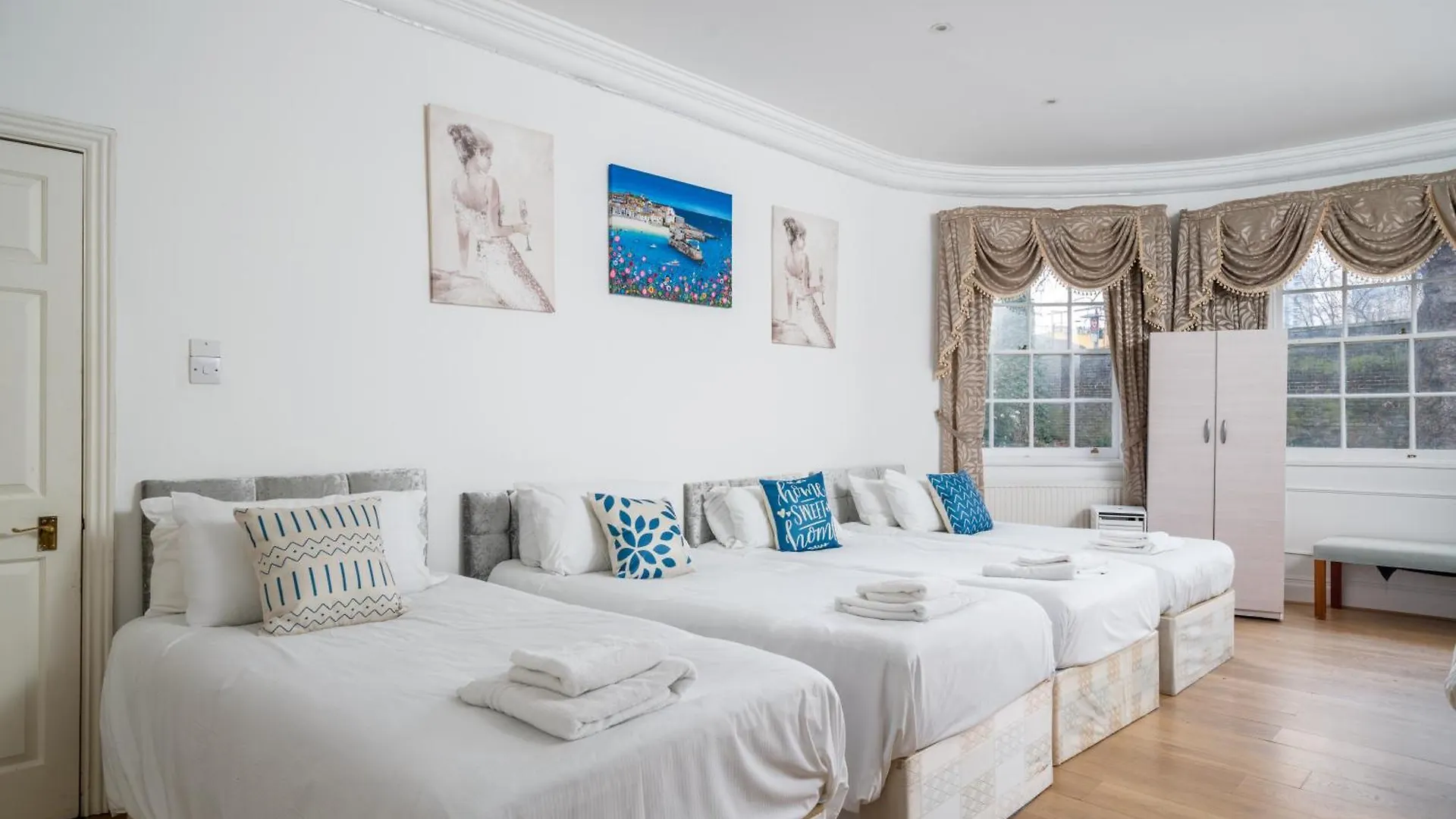 Spacious London Canary Wharf Apartments Near London 02 Arena, Excel Exhibition Centre, With Free Parking & Wifi