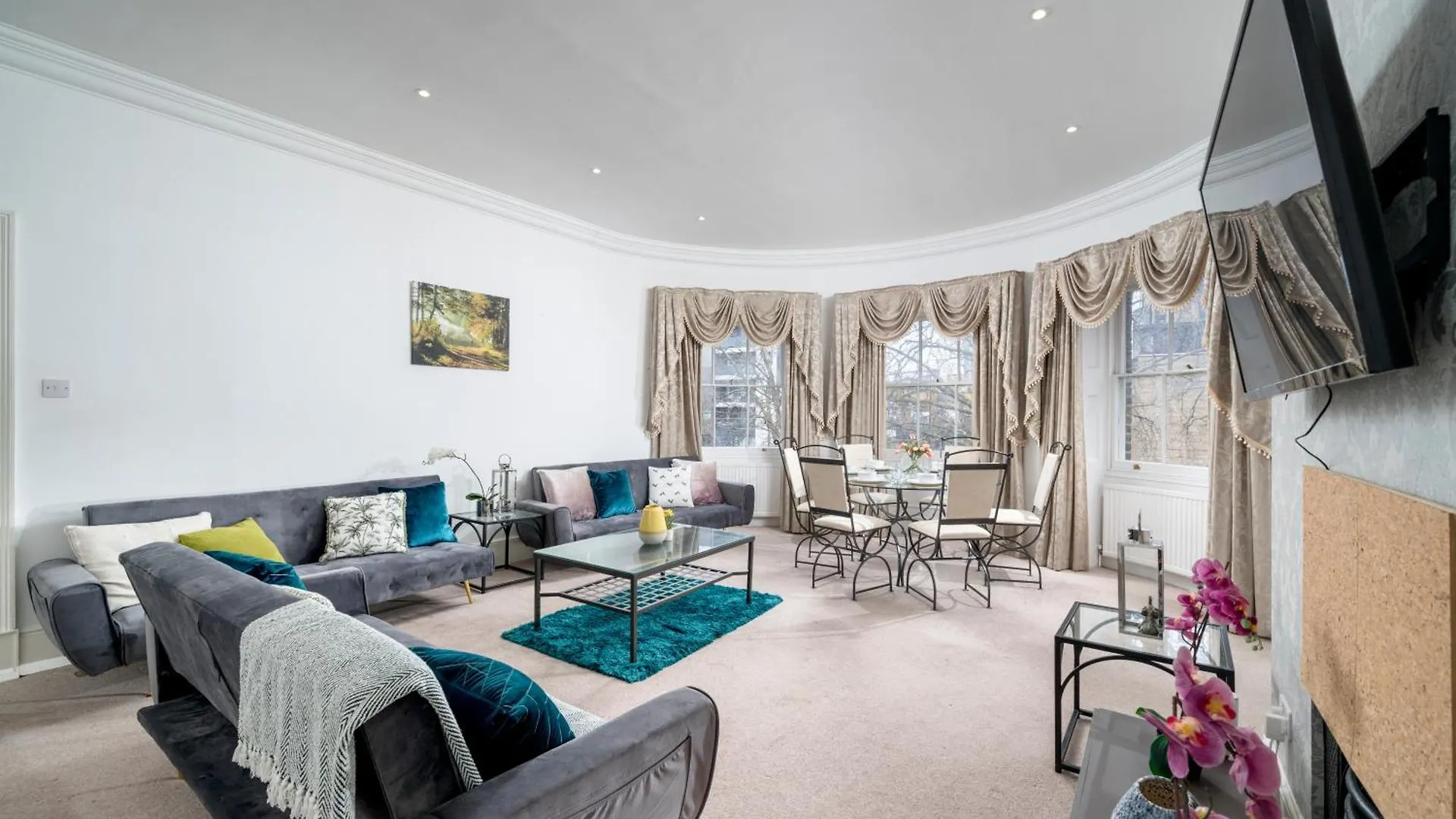 Spacious London Canary Wharf Apartments Near London 02 Arena, Excel Exhibition Centre, With Free Parking & Wifi